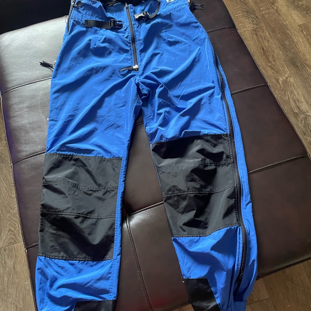 Dynamic Blue and Black snow/outdoor shell suit for your Outdoor Adventures